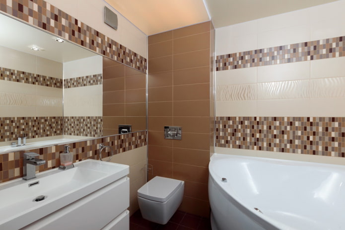 Mosaico rectangular en el interior del baño