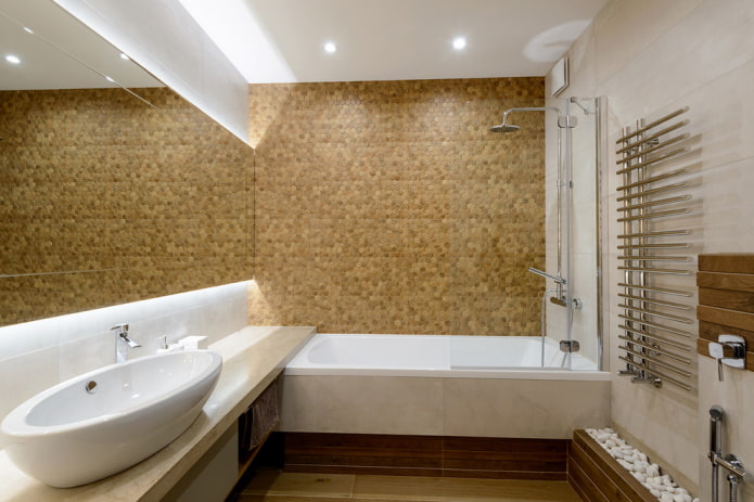 mosaico hexagonal en el interior del baño