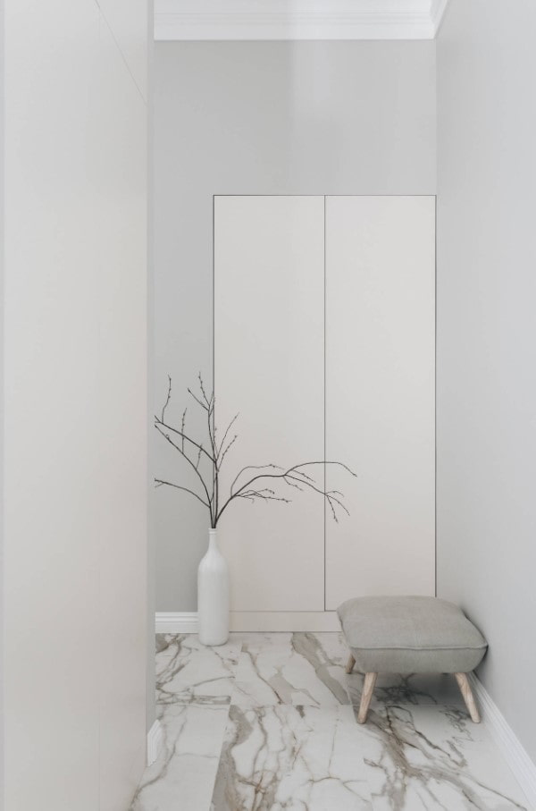 pasillo en estilo minimalista