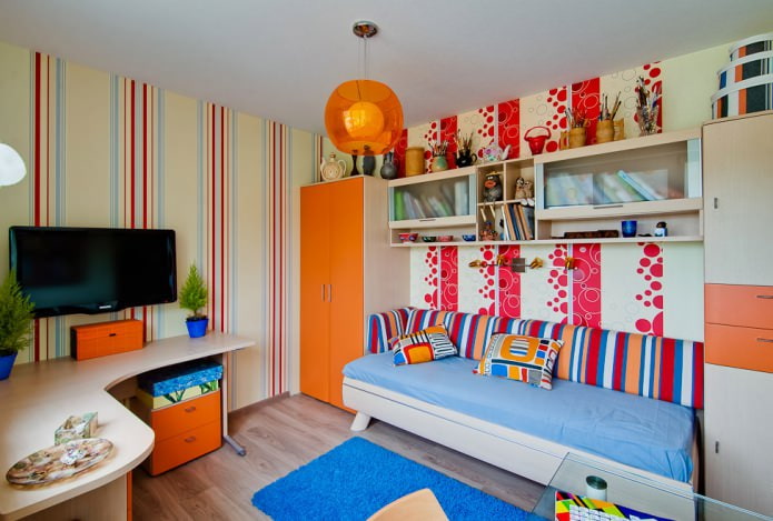 techo tensado blanco de un solo nivel en la habitación infantil