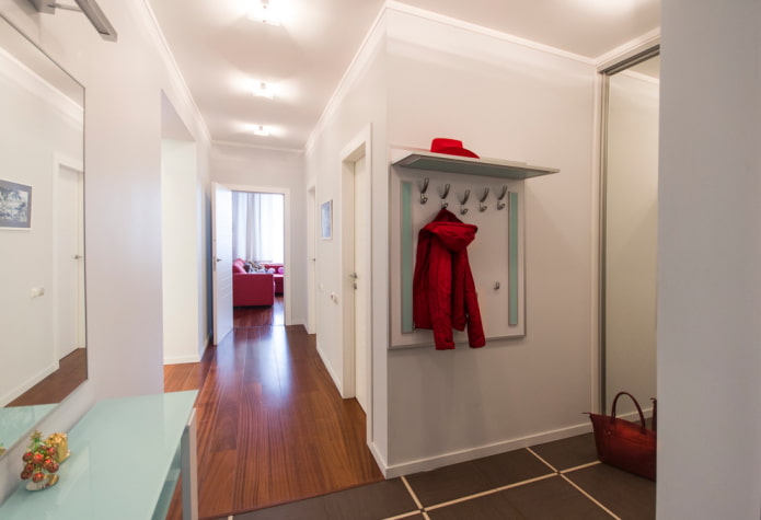 Estructura de techo tensado en una habitación en forma de L