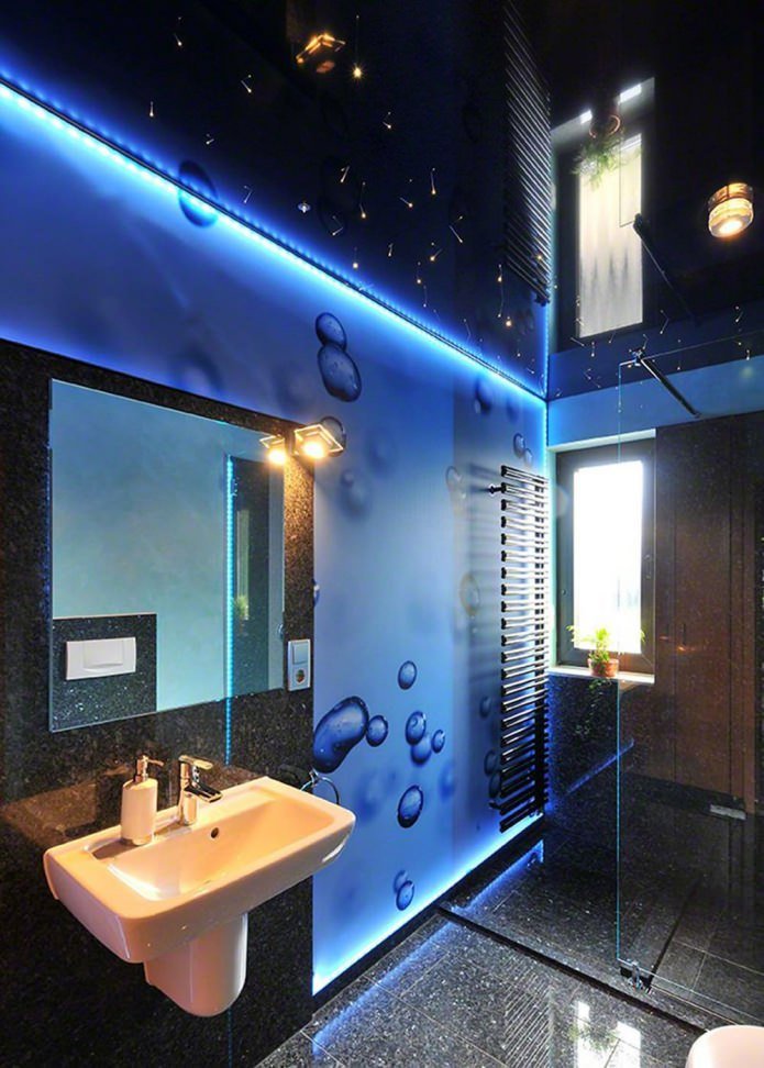 Baño con iluminación