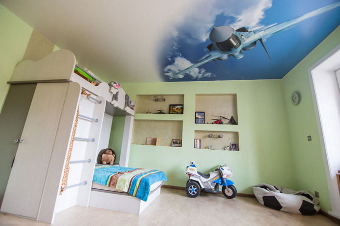Tela estirada con impresión fotográfica en la habitación infantil