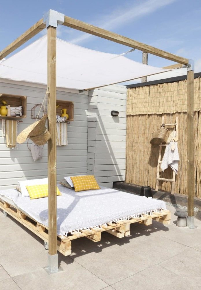 Cama de palets para exterior