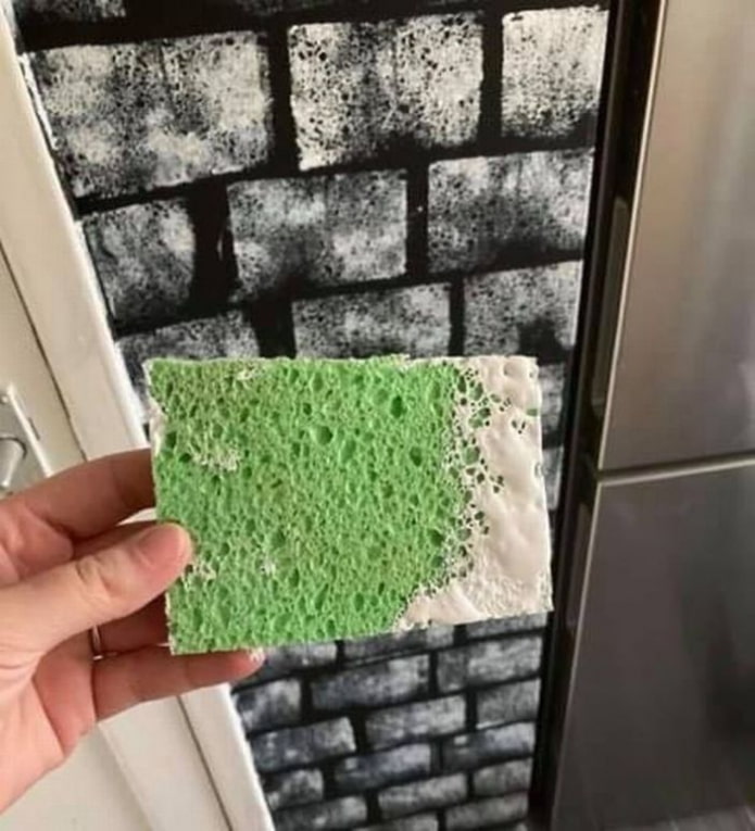 ladrillo blanco con esponja