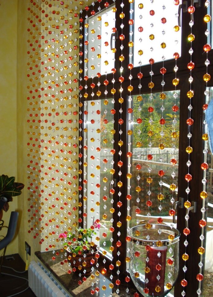 Diseño de cortinas de hilo en el interior de la cocina