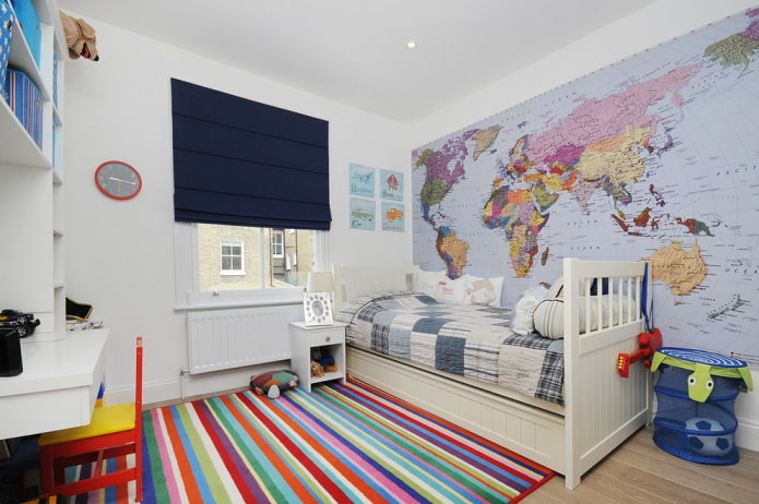 persianas romanas en la habitación infantil