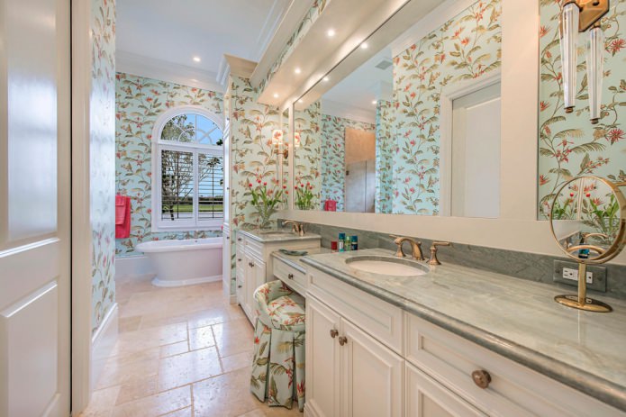 Papel pintado con estampado para el baño