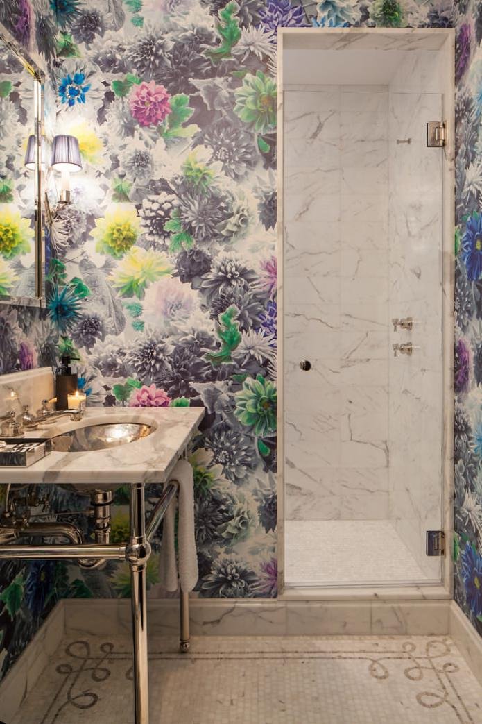 Papel pintado lavable en el interior del baño