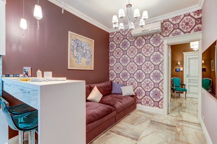 papel pintado complementario en la sala de estar