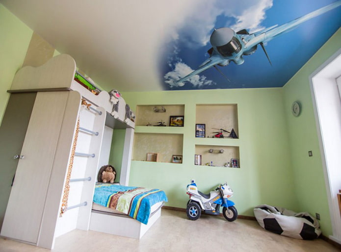 papel pintado fotográfico en el techo del interior