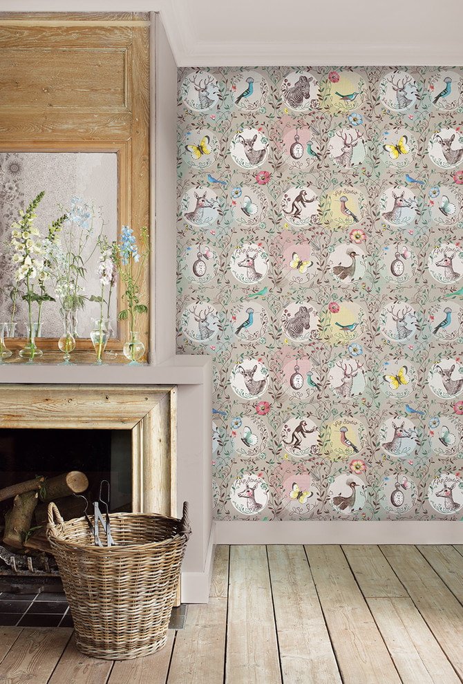 Papel pintado con imágenes de animales y pájaros 