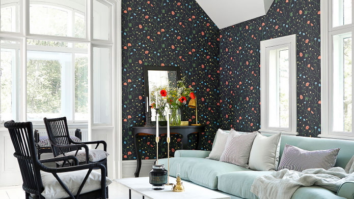 papel pintado floral pequeño en el interior