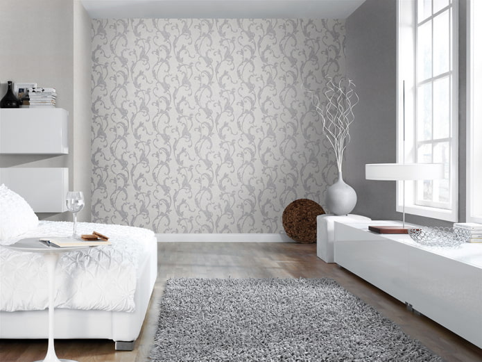 papel pintado blanco con monograma