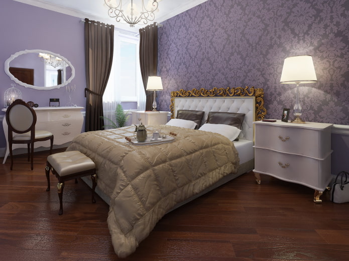 papel pintado morado con adorno de monograma