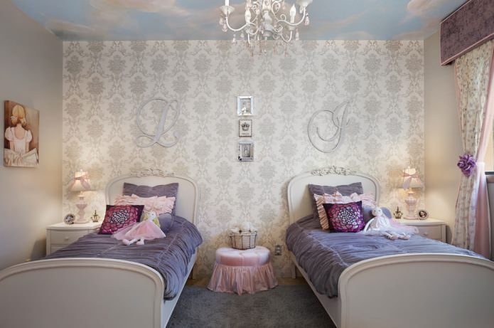 Papel pintado gris y blanco en la Habitación infantil