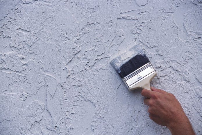 Cómo pintar papel pintado