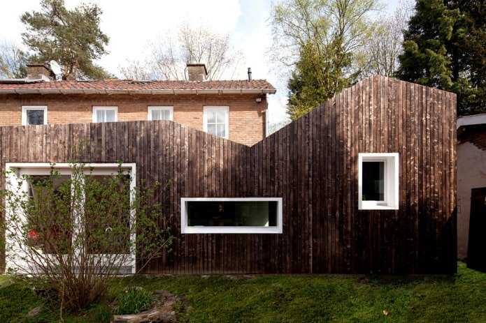 fachada de madera quemada