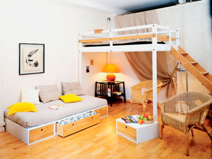 Cama en el segundo piso de un estudio