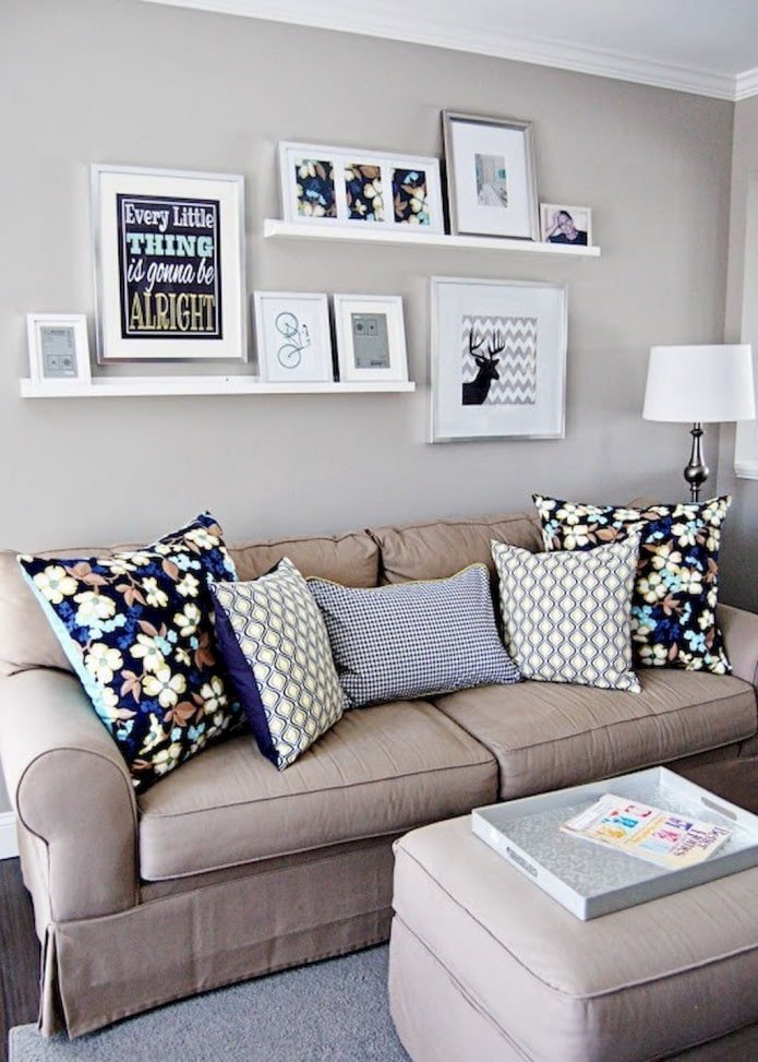 paintings on shelfs