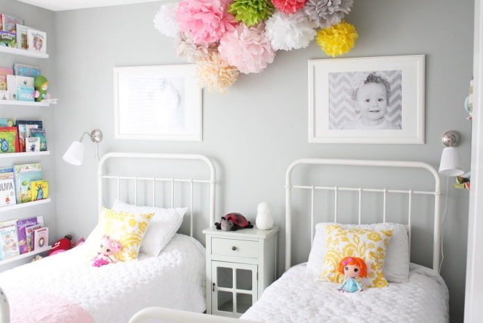 fotografías en el interior de una habitación infantil