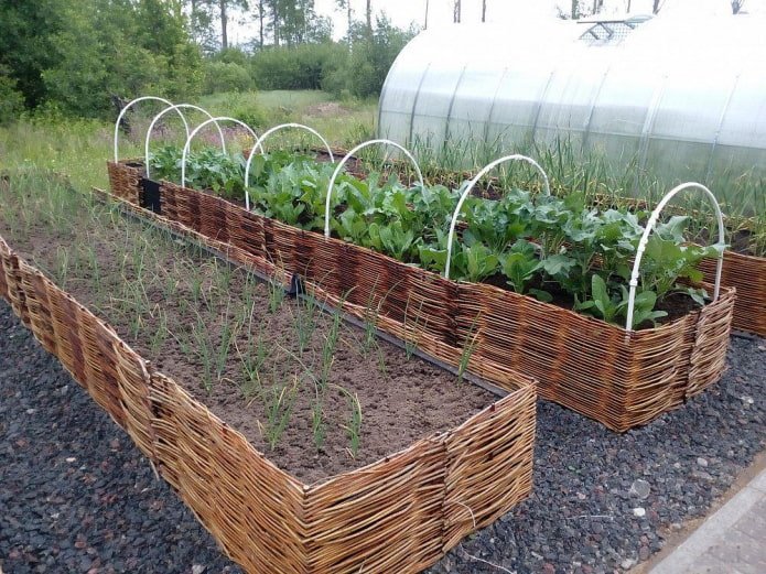 bordes de mimbre para camas