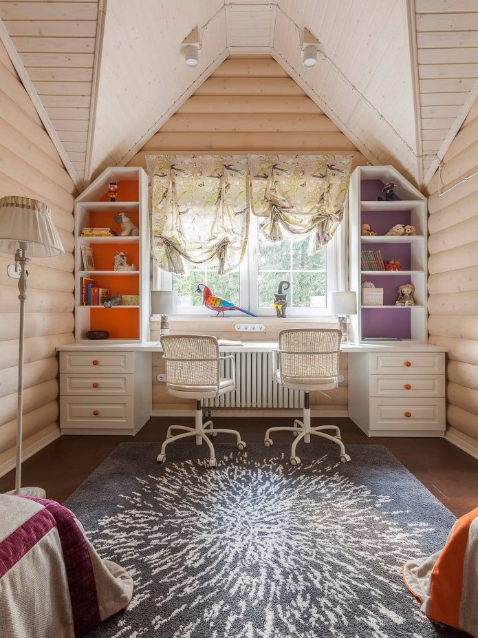 Cortina austriaca en la habitación infantil