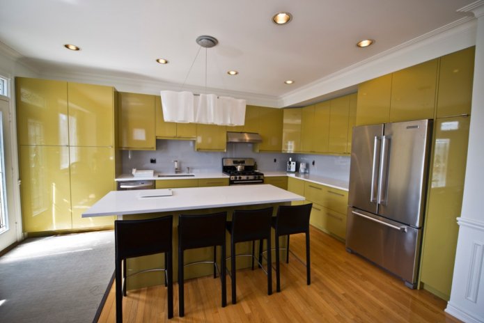 cocina verde oliva sucia