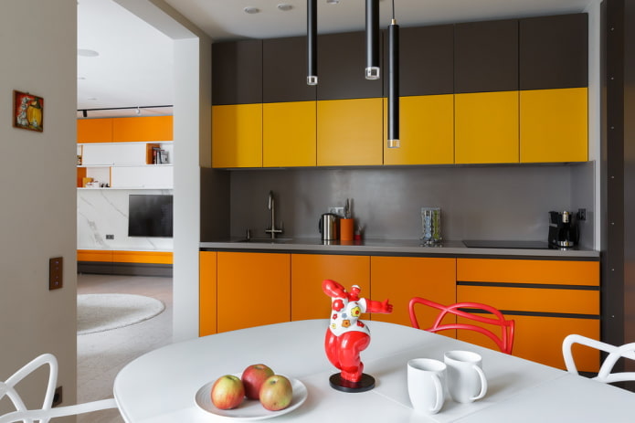 Decoración de interiores de cocina en tonos naranjas