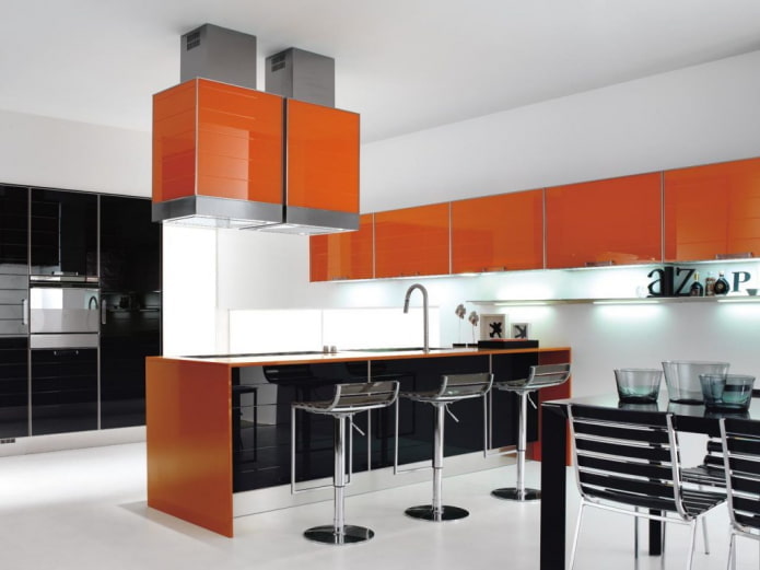 diseño interior de cocina en tonos naranjas