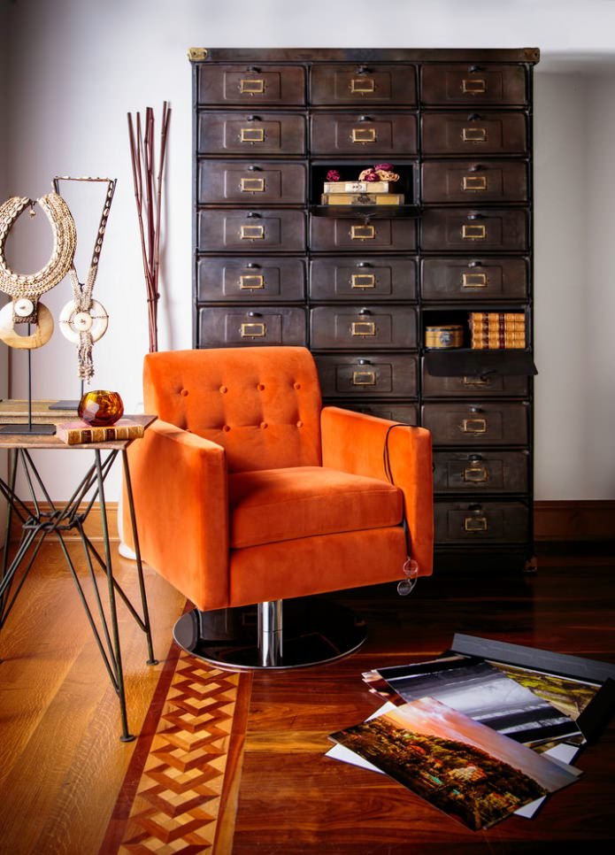 sillón naranja suave