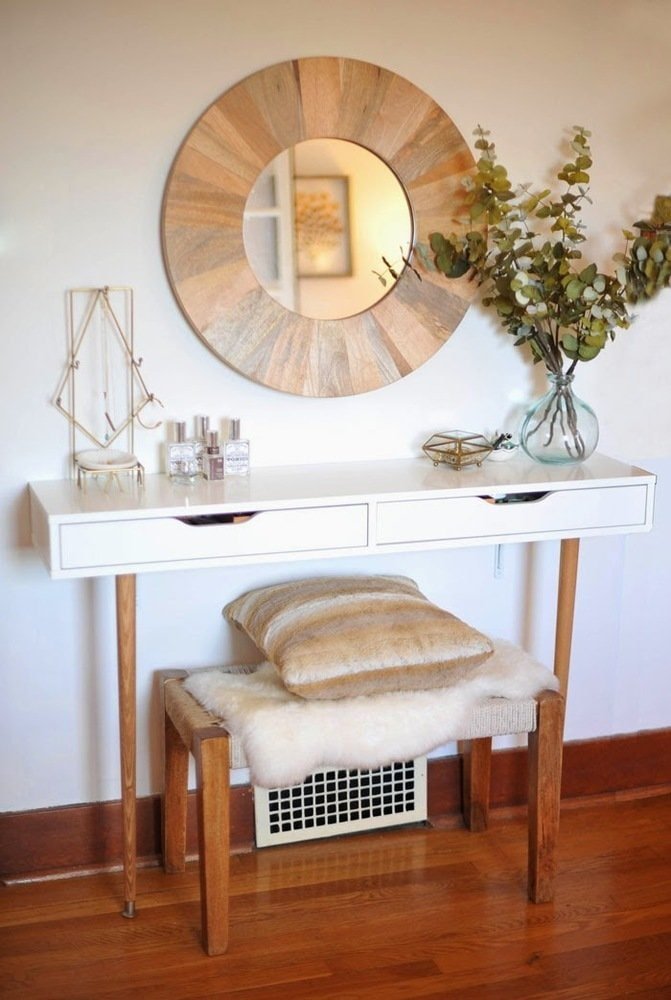 Mesa con patas de madera