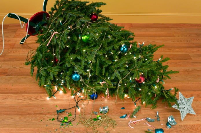 Árbol de Navidad caído