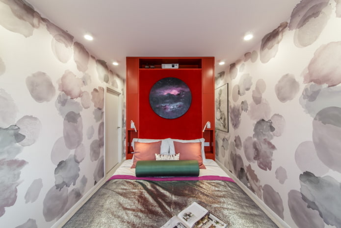 Dormitorio pequeño con foco