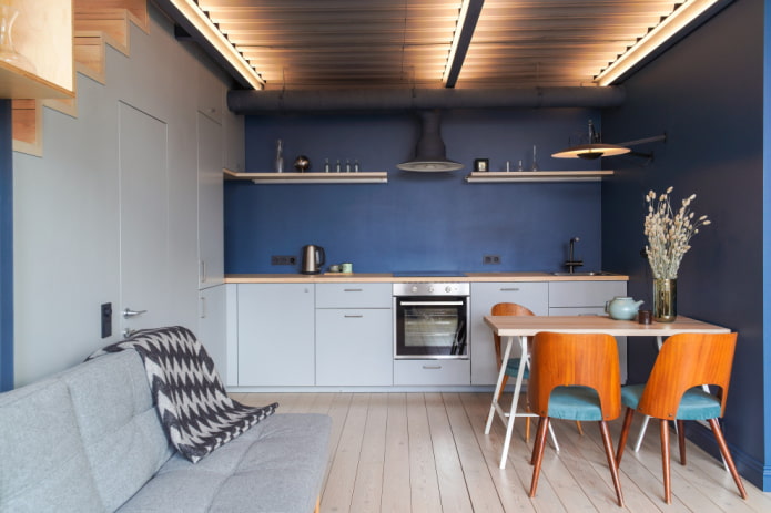Mesa en la cocina-salón
