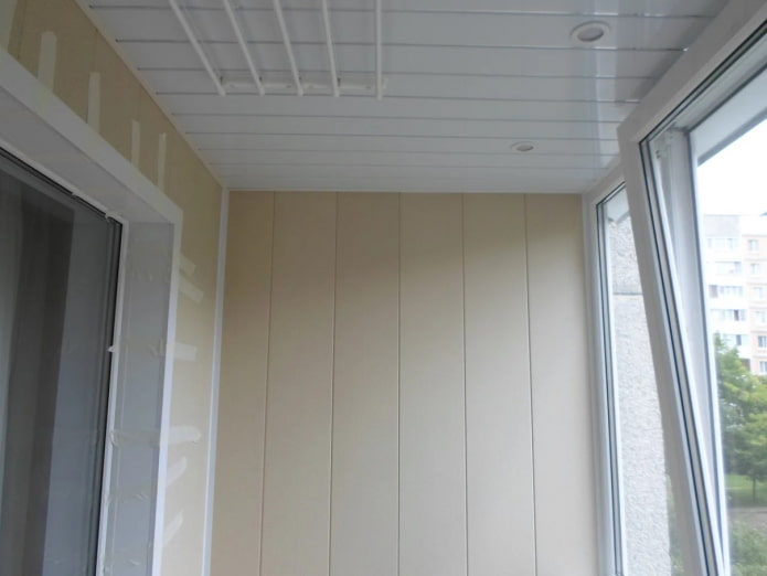 decoración de esquinas al trabajar con paneles de PVC