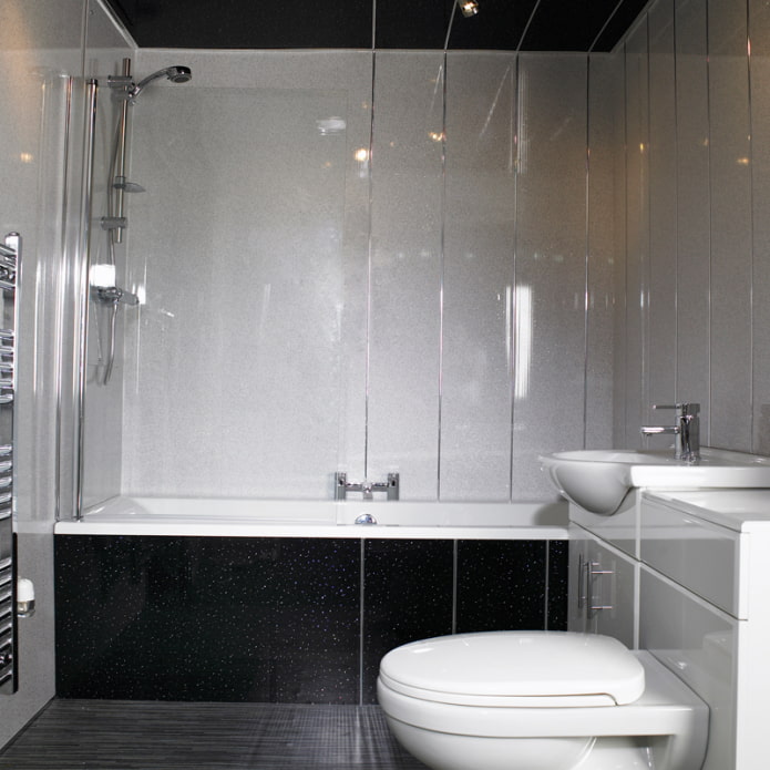 baño en blanco y negro