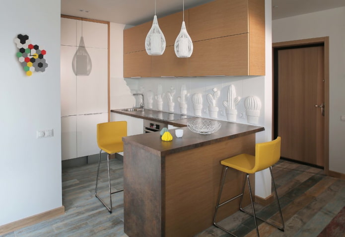 panel de arcilla polimérica en el interior de la cocina