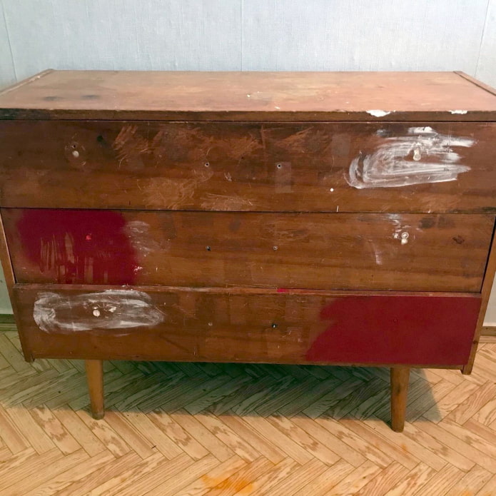 Cómoda antes de la remodelación