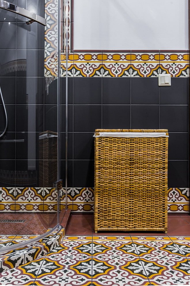 Cesta rectangular en la ducha