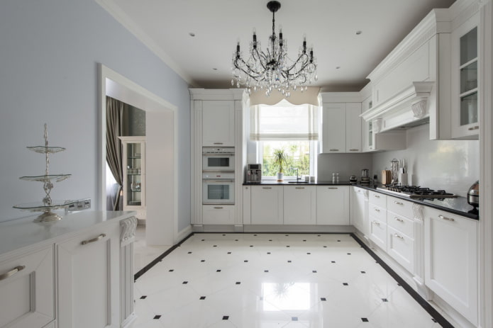 azulejos blancos en el interior de la cocina