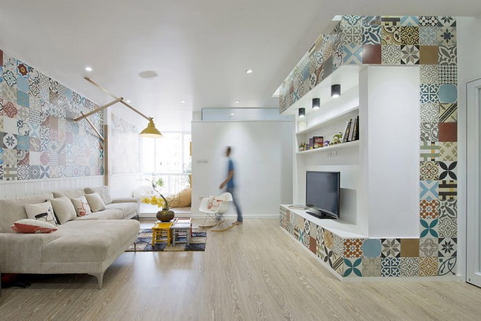 Azulejos de patchwork en la sala de estar