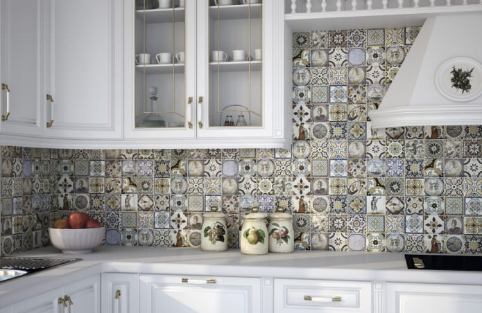 Azulejos de patchwork en la cocina en estilo rústico