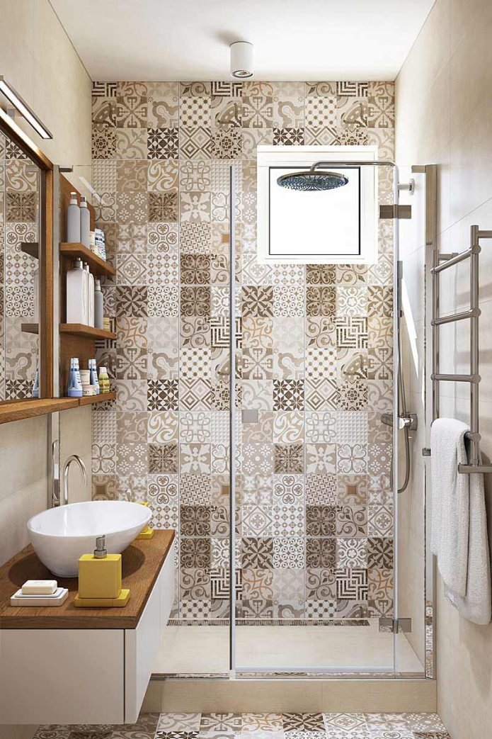 Azulejos patchwork en el baño