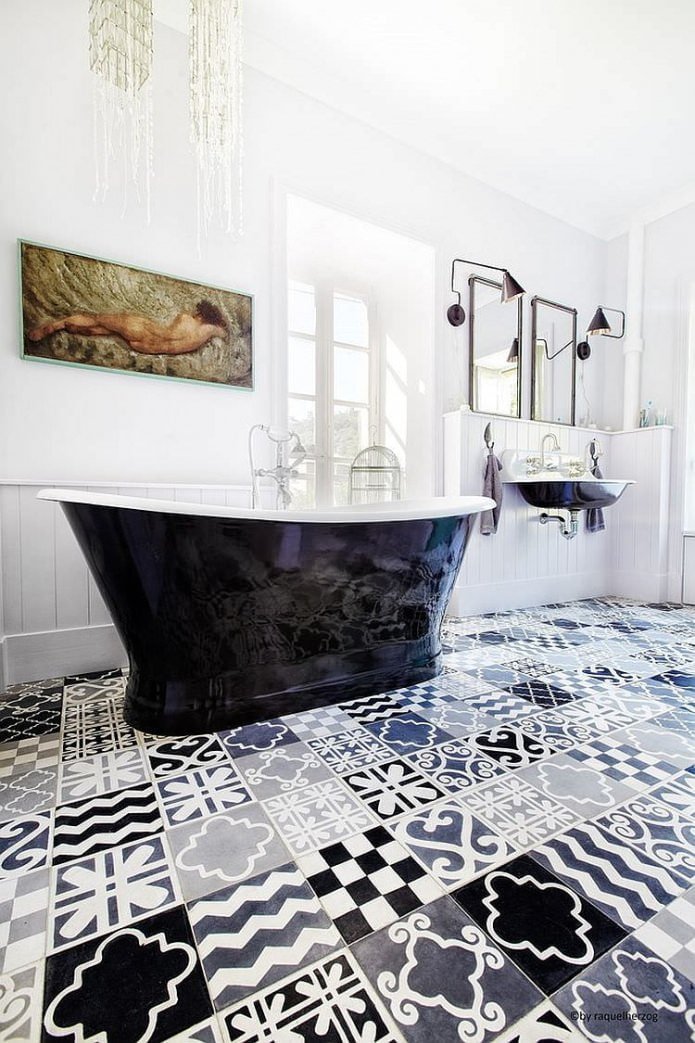 Azulejos patchwork en el baño