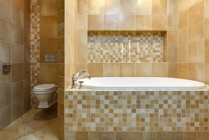 nicho con acabado de azulejos en el baño