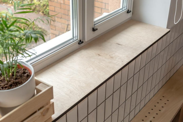 alféizar de ventana de madera contrachapada