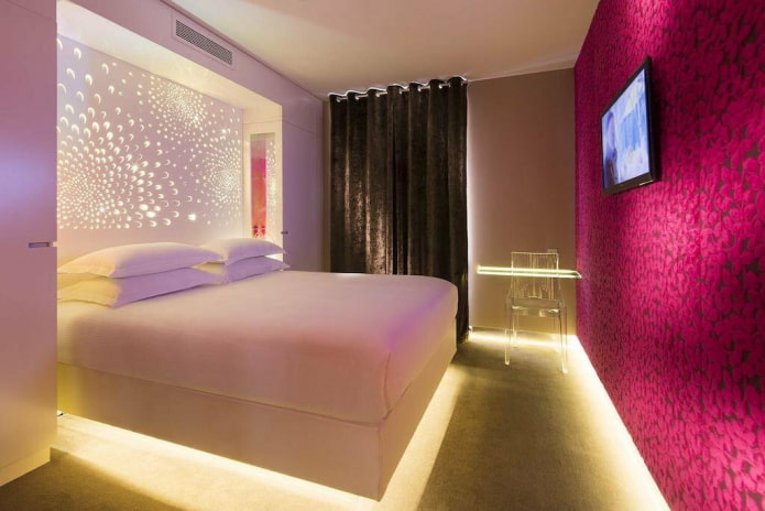 iluminación de suelo en el interior del dormitorio