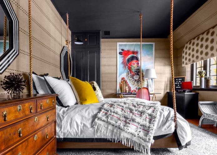 Cama con cuerdas en el interior