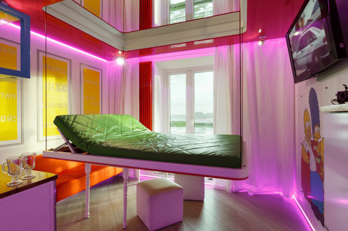 Cama colgante-transformadora en el interior